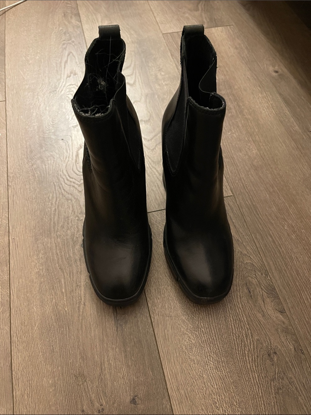 Steve Madden Black Leather Chelsea Booties